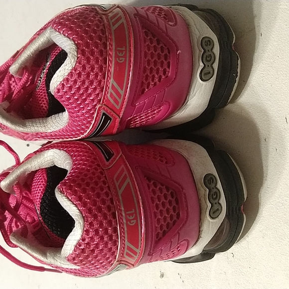 Asics Running Shoes - Picture 5 of 7